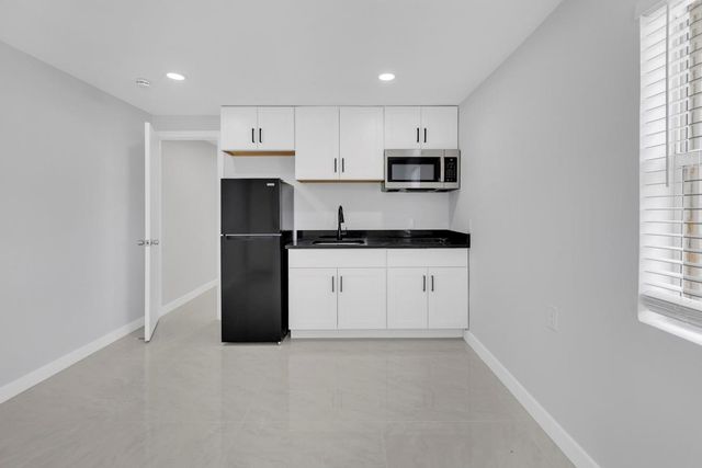 851 NW 4th Avenue, Pompano Beach, FL 33060