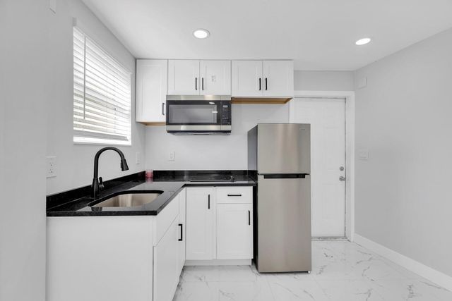 851 NW 4th Avenue, Pompano Beach, FL 33060