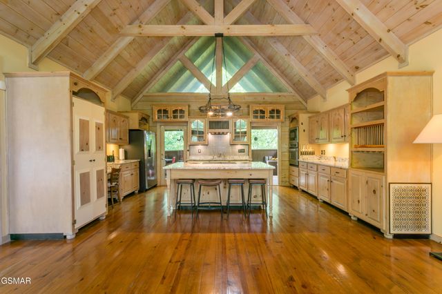 4482 Whetstone Road, Sevierville, TN 37862