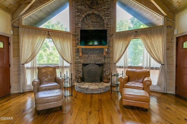 4482 Whetstone Road, Sevierville, TN 37862
