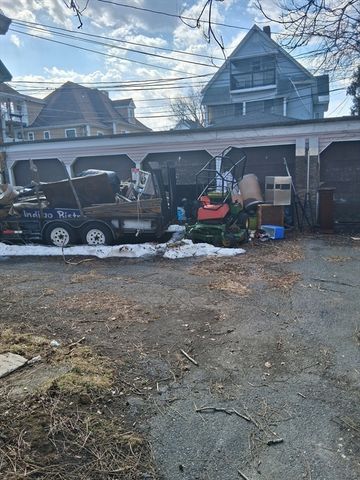 13 Hampden St, Worcester, MA 01609