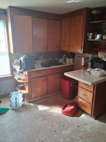 13 Hampden St, Worcester, MA 01609