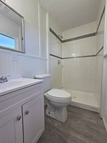 912 W Main Street, Quinlan, TX 75474