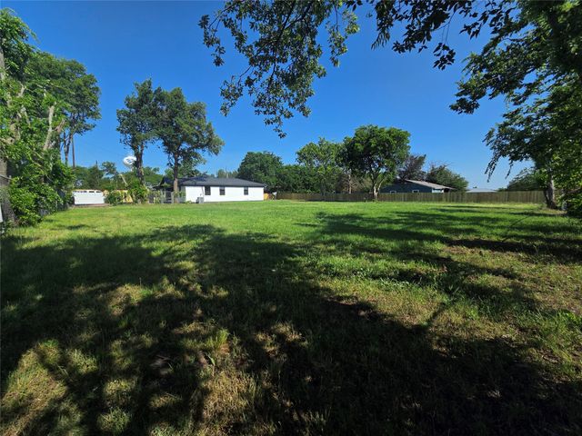 912 W Main Street, Quinlan, TX 75474