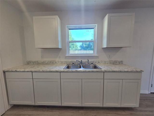 912 W Main Street, Quinlan, TX 75474