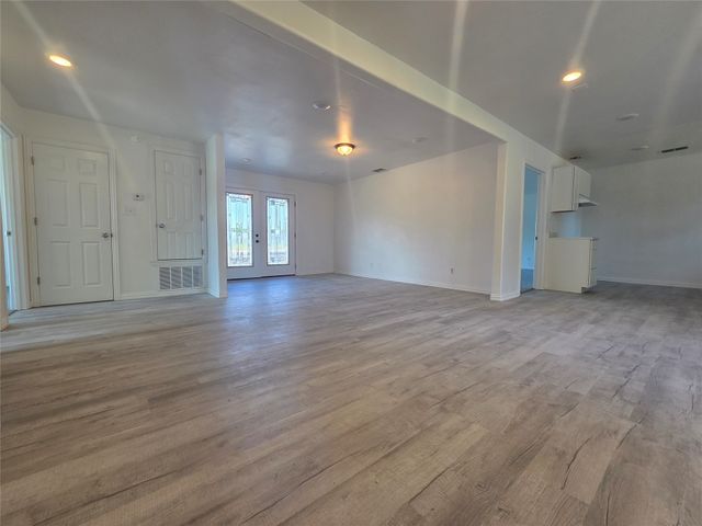 912 W Main Street, Quinlan, TX 75474