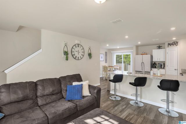 1527 HOLLINS DRIVE, Birmingham, AL 35214