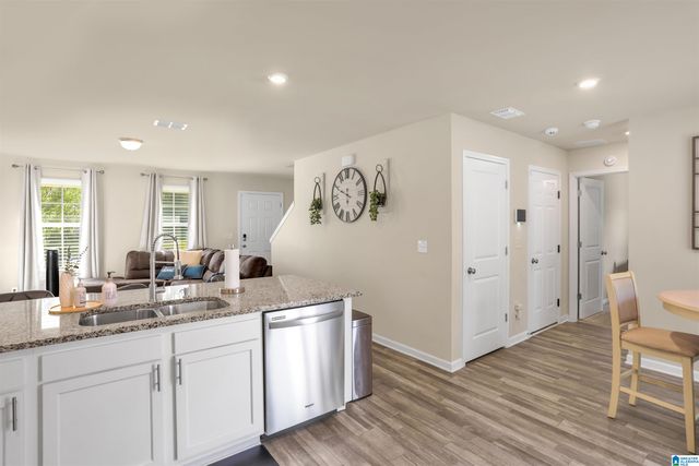 1527 HOLLINS DRIVE, Birmingham, AL 35214