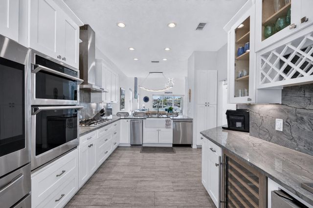 141 BAYSIDE DRIVE, Clearwater, FL 33767