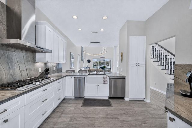 141 BAYSIDE DRIVE, Clearwater, FL 33767