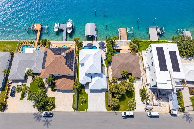 141 BAYSIDE DRIVE, Clearwater, FL 33767