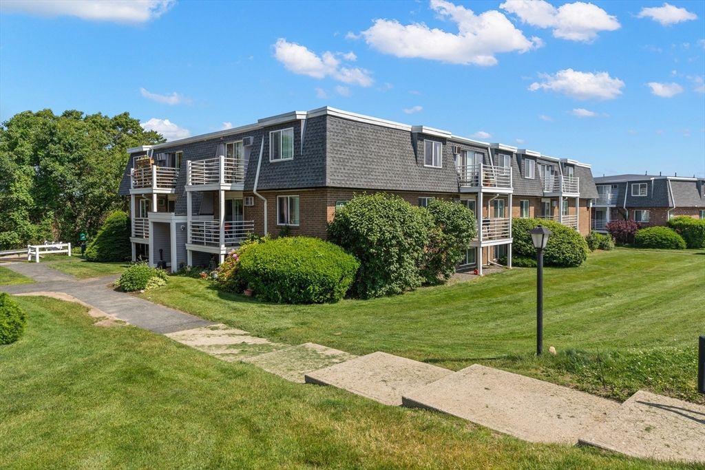 145 Essex Ave 309, Gloucester, MA 01930