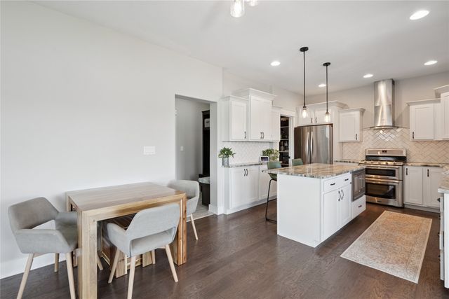 9440 Rushbrook Drive, Johnston, IA 50131
