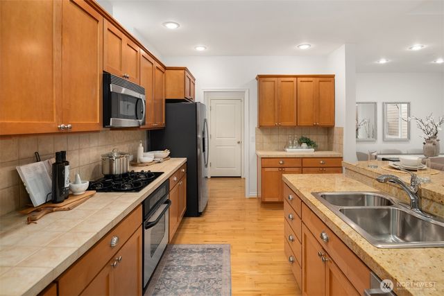 2166 NW Spring Fork Lane, Issaquah, WA 98027