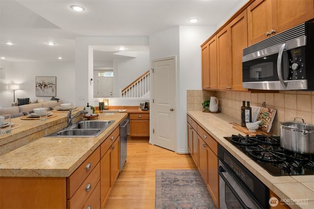 2166 NW Spring Fork Lane, Issaquah, WA 98027