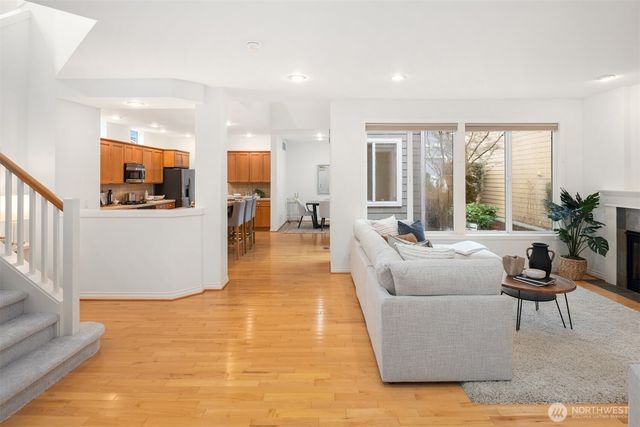 2166 NW Spring Fork Lane, Issaquah, WA 98027