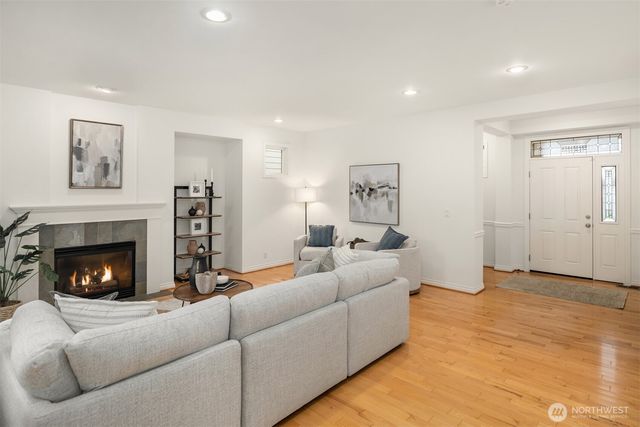 2166 NW Spring Fork Lane, Issaquah, WA 98027