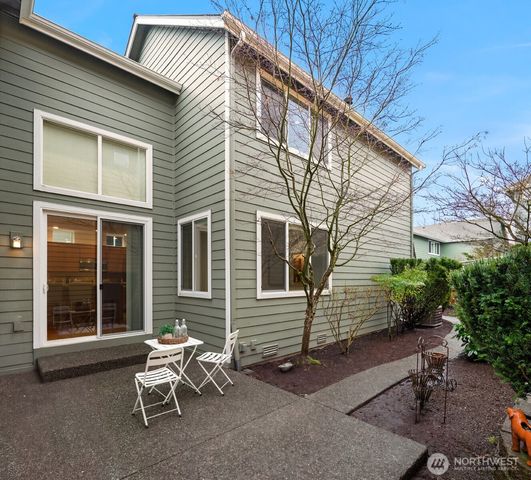 2166 NW Spring Fork Lane, Issaquah, WA 98027