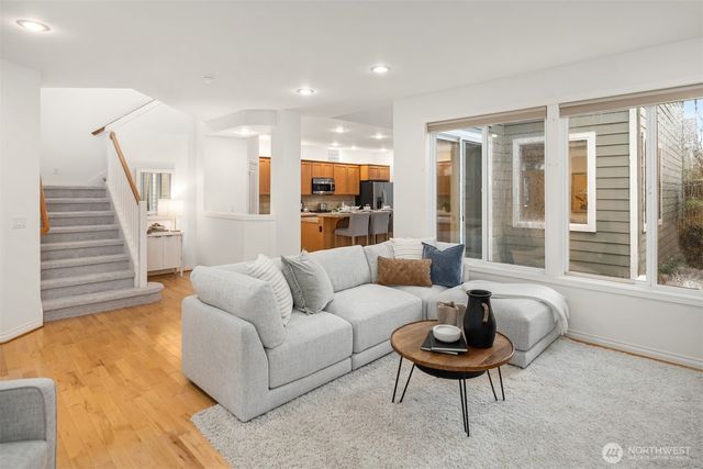 2166 NW Spring Fork Lane, Issaquah, WA 98027