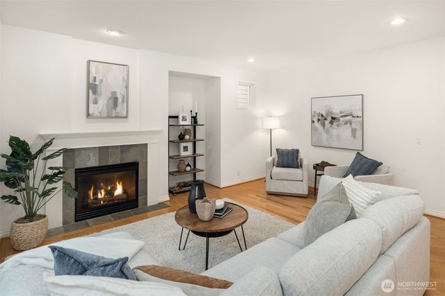 2166 NW Spring Fork Lane, Issaquah, WA 98027