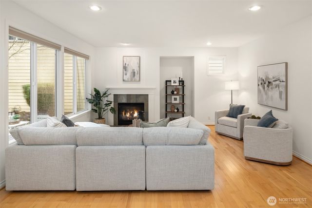 2166 NW Spring Fork Lane, Issaquah, WA 98027