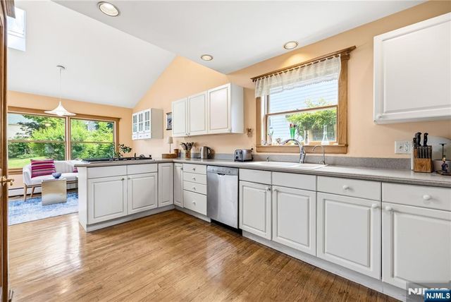 176 Woodward Avenue, Rutherford, NJ 07070