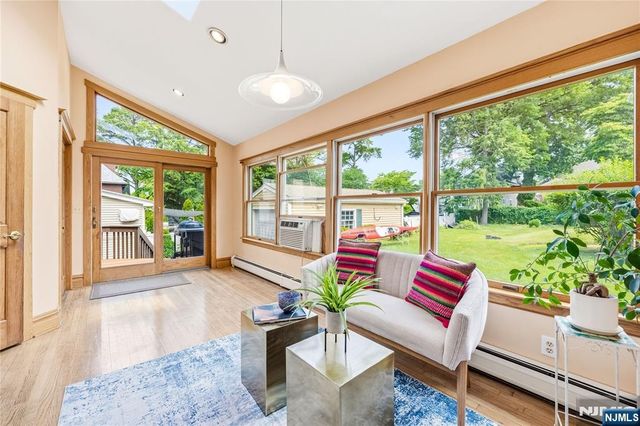176 Woodward Avenue, Rutherford, NJ 07070