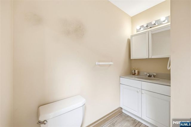 176 Woodward Avenue, Rutherford, NJ 07070