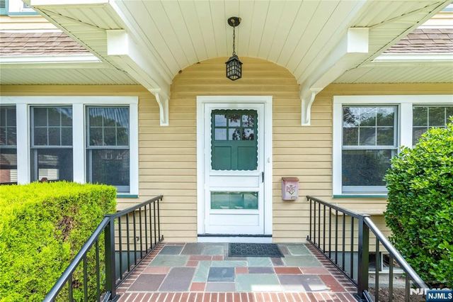 176 Woodward Avenue, Rutherford, NJ 07070