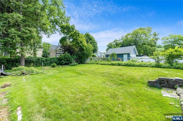 176 Woodward Avenue, Rutherford, NJ 07070