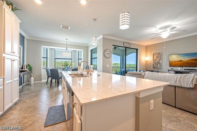 9572 Trevi CT 5045, Naples, FL 34113