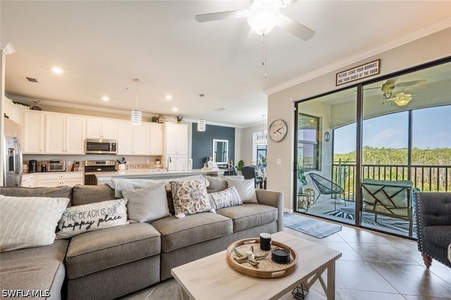 9572 Trevi CT 5045, Naples, FL 34113