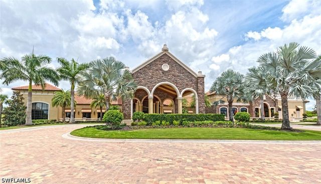 9572 Trevi CT 5045, Naples, FL 34113
