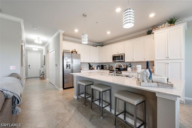 9572 Trevi CT 5045, Naples, FL 34113