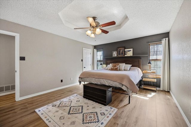 2004 W Spanish Trail Drive, Granbury, TX 76048