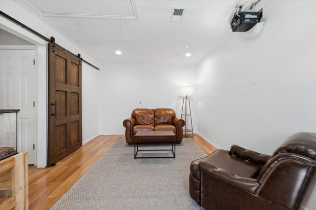 2004 W Spanish Trail Drive, Granbury, TX 76048