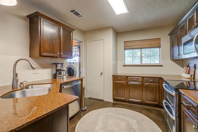 401 Hillside Drive, Aledo, TX 76008