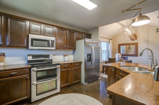 401 Hillside Drive, Aledo, TX 76008