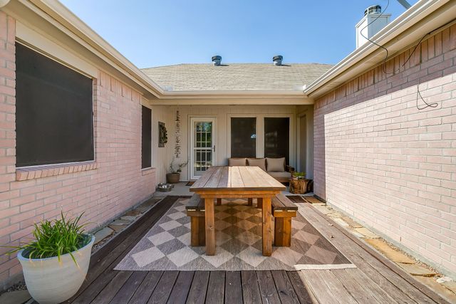401 Hillside Drive, Aledo, TX 76008