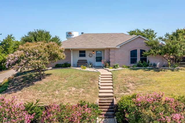 401 Hillside Drive, Aledo, TX 76008