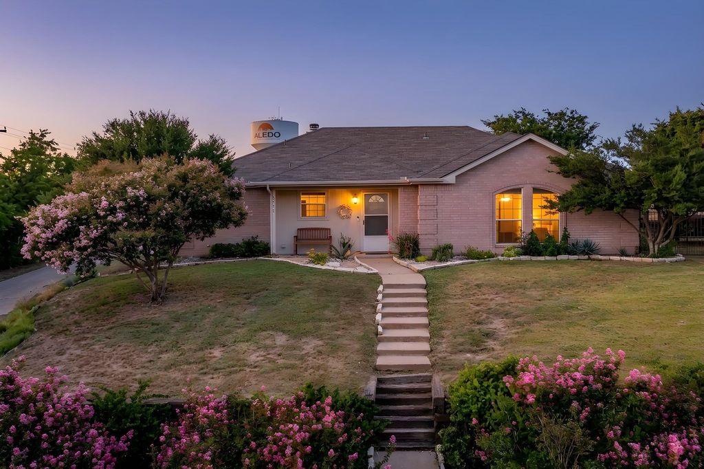 401 Hillside Drive, Aledo, TX 76008