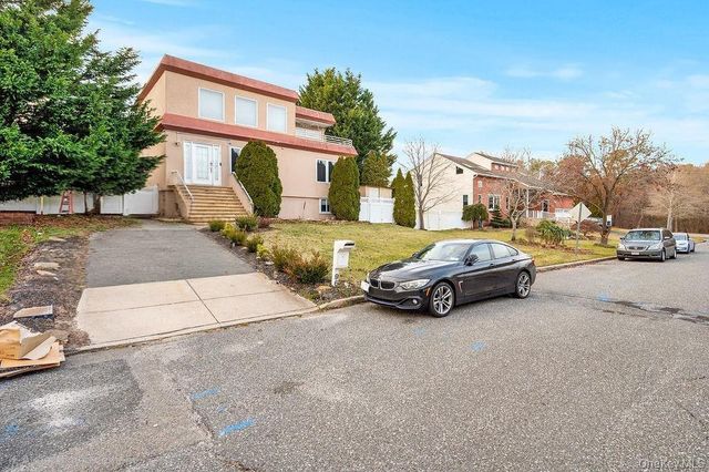 96 5th Avenue, Holtsville, NY 11742