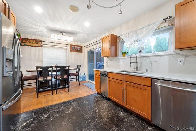 96 5th Avenue, Holtsville, NY 11742