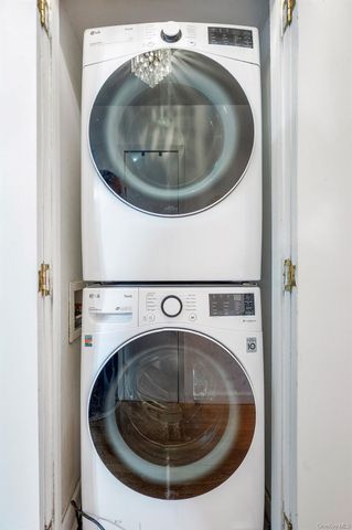 96 5th Avenue, Holtsville, NY 11742