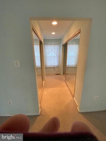 12511 GLENBROOKE WOODS DR, Herndon, VA 20171