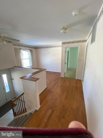 12511 GLENBROOKE WOODS DR, Herndon, VA 20171