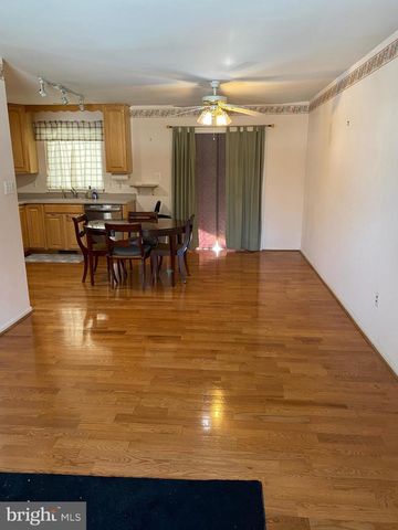 12511 GLENBROOKE WOODS DR, Herndon, VA 20171