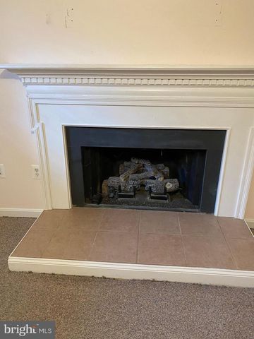 12511 GLENBROOKE WOODS DR, Herndon, VA 20171