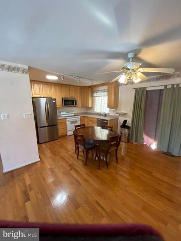 12511 GLENBROOKE WOODS DR, Herndon, VA 20171