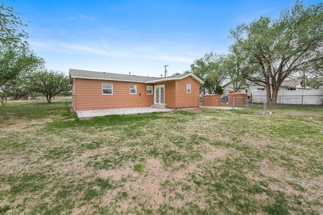911 W 3rd Street, Canyon, TX 79015